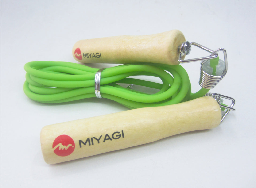 lazo Cuerda Para Saltar Contador De Vueltas Miyagi Deportes MIYAGI Corporation son especialistas en productos y artículos deportivos de alta calidad,